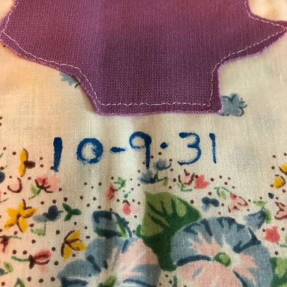 Set of Two Vintage Floral Pillowcases - Picture 7 of 15